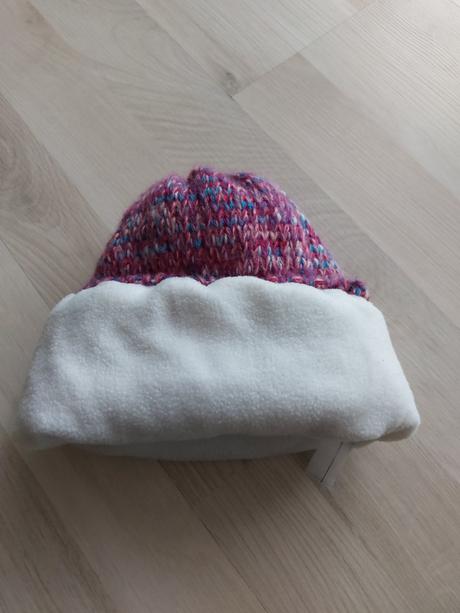 Čiapka nová, 86 / 92