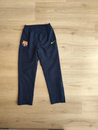 Športové nohavice, nike,128