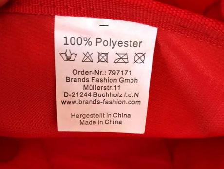 Červený batoh shell, 