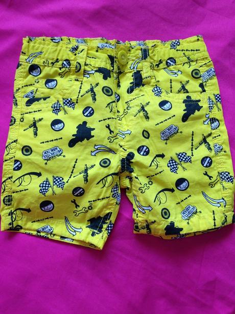 Zlte kratasky, piazza italia,74