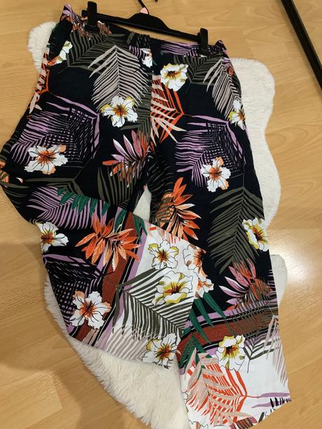 Letné ľahké nohavice, 40