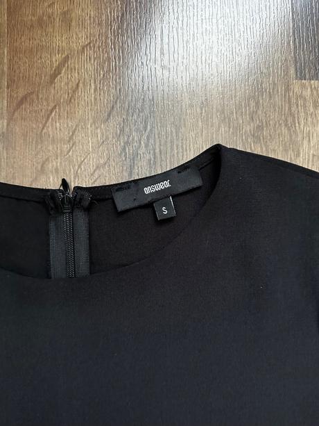 Elegantné čierne šaty, s