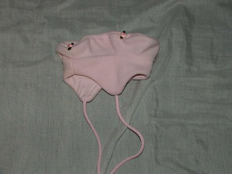 Baretka s ružičkami, 68