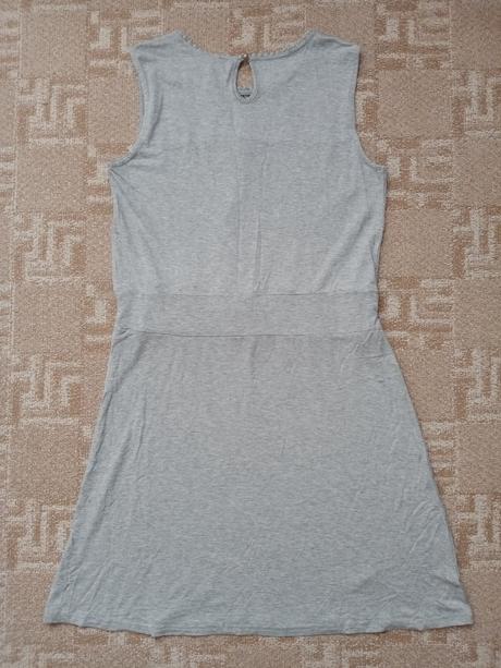 Šaty s krajkou sivé, m