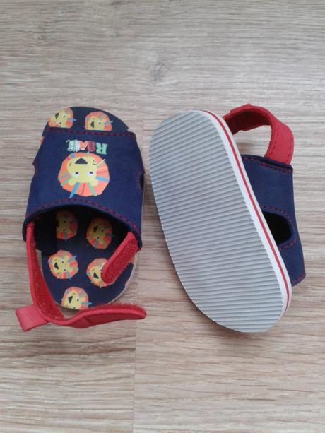 Levikove sandalky, f&f,19