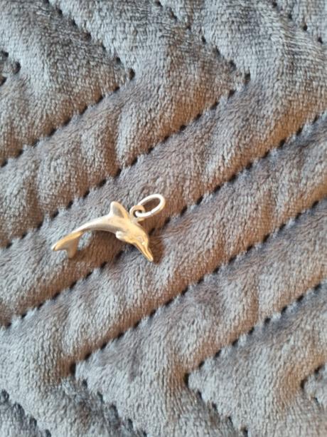 Strieborný prívesok delfín výška 16 mm,