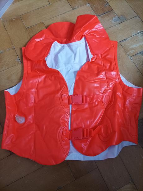 Vesta na plávanie, 