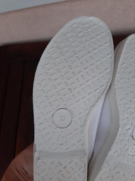 Biele cvičky 32, 32