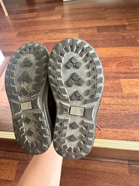 Kožené cizmicky, 25