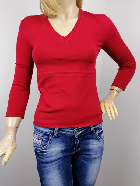 Marella - krásny červený svetrík, s