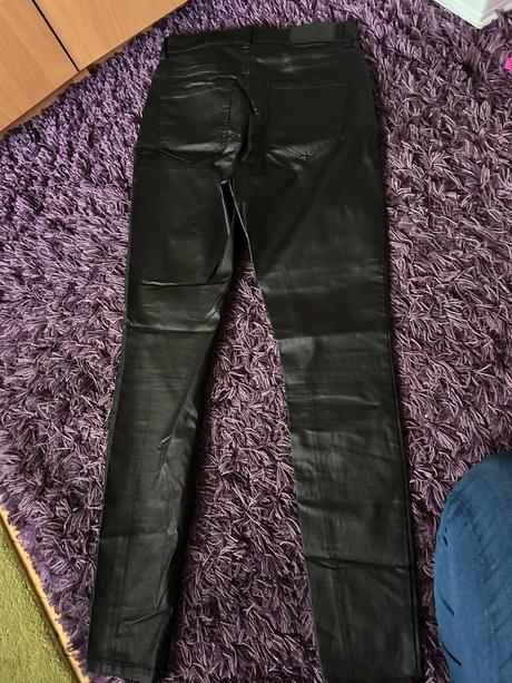 Čierne elastické nohavice v. 30, 30