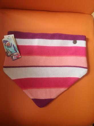 Rojo dámsky nákrčník,