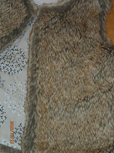 Vestička -kožúšok, vertbaudet,128