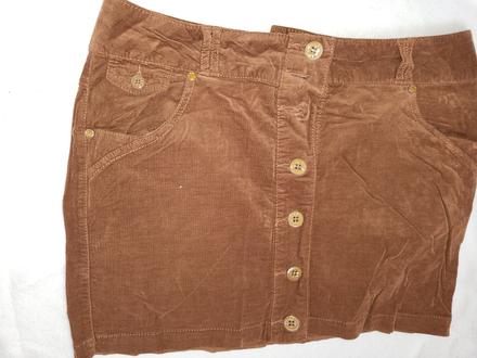 Menčestrova hnedá sukňa, colours of the world,42