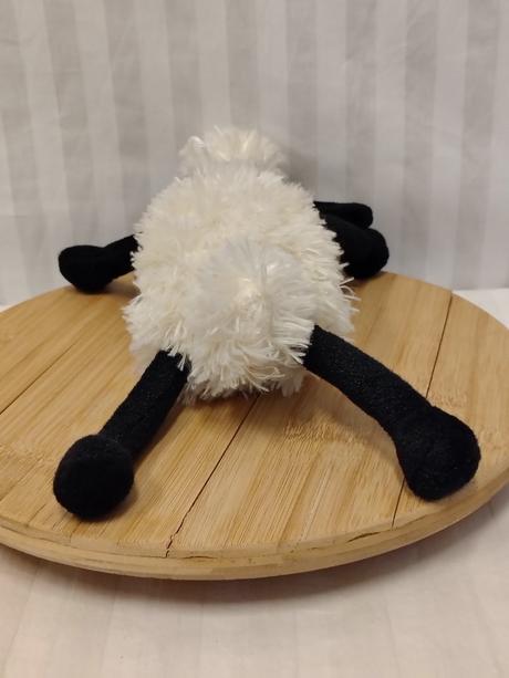 Plyšová ovečka shaun s pútkom, nici, 31 cm,