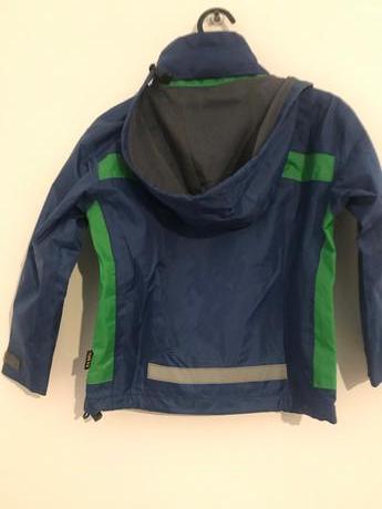 Nepremokavá bunda, 92