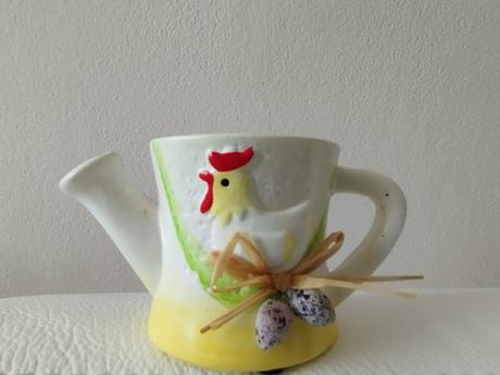 Kvetináče  keramické,obaly žltej  farby rôzne, 