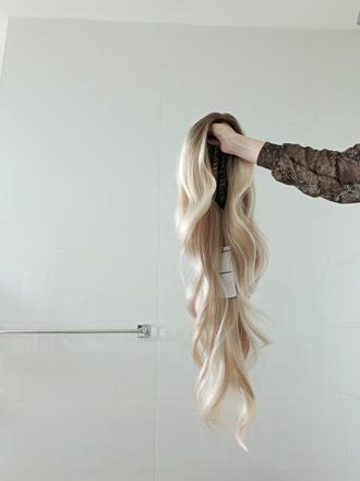 Nádherná vlnitá ombre blond parochňa,