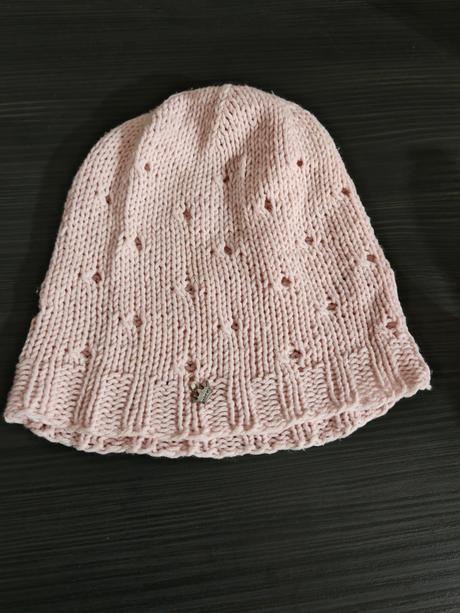 Prechodná čiapka, dierkovana ručná prace, 