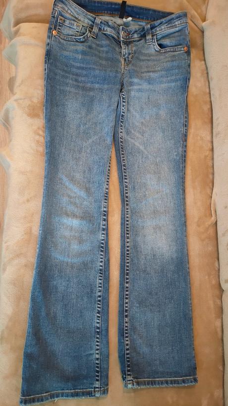 Veľmi pekné rifle, h&m,38