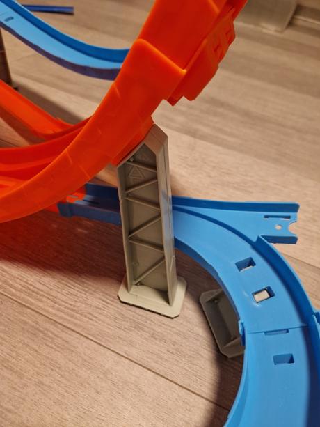Hot wheels dráha masívna slučka, 