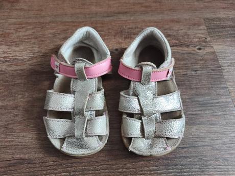 Sandálky, 24