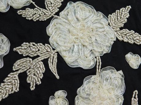 Kvalitne velmi pekne korzetove šaty, 38