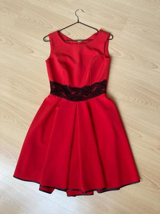 Červené spoločenské šaty, s