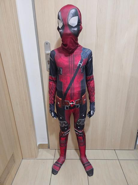 Karnevalovy kostym deadpool 140,