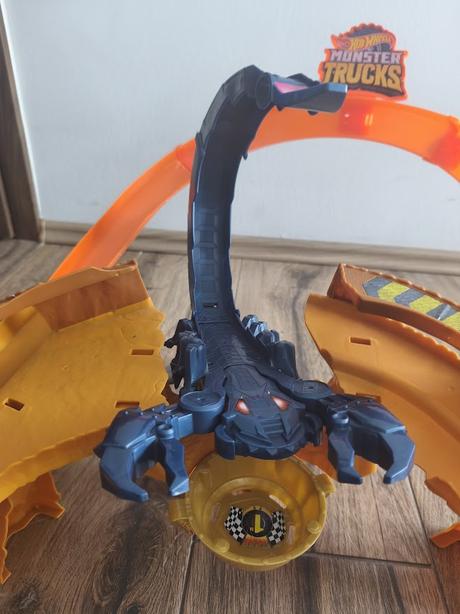 Hot wheels monster truck, 