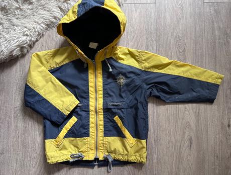 Nepremokavá bndička, 110