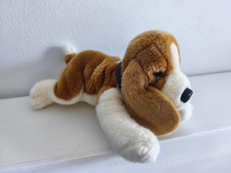 Pes s obojkom 28 cm, 