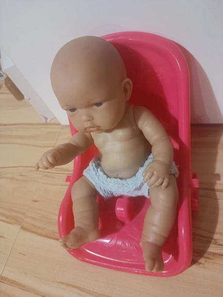 Stolička na kŕmenie alebo nosic pre babiku, 