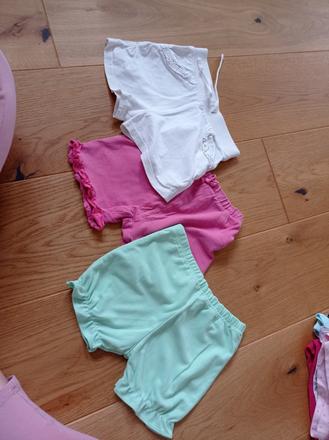 Šortky, baby club,86