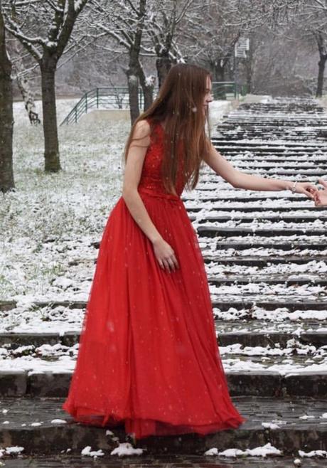 Šaty na stužkovú, s