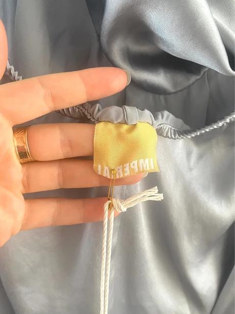 Strieborný hodvábny top imperial s ramienkami, m