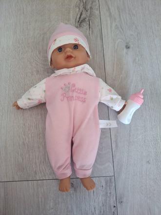 Babika babatko s flaskou,