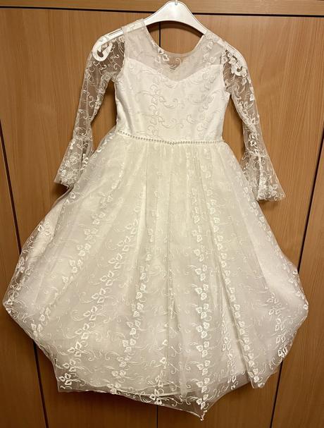 Šaty na prvé sväté prijímanie, 122