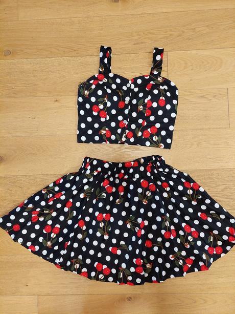 Nenosený letný komplet top + sukňa, s