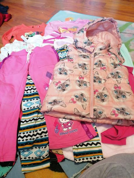 Balík veci dievča 22 ks, veľ. 104 už aj s poštou, 104–116