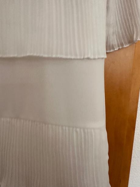 Biele šaty, 36