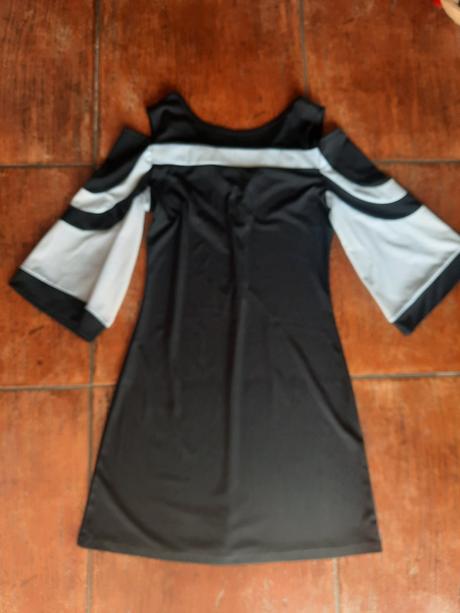 Čiernobiele šaty, 38