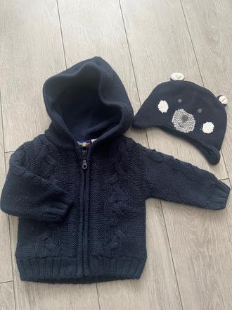 Svetrik s čiapočkou, 68