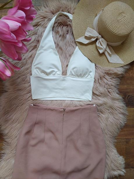 Krátka bledo-ružová sukňa, 38