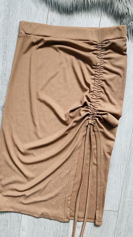 Asymetrická sukňa, s