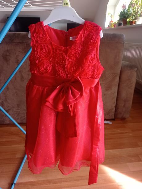 Slávnostné šaty, 110