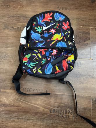 Farebný ruksak nike, nike