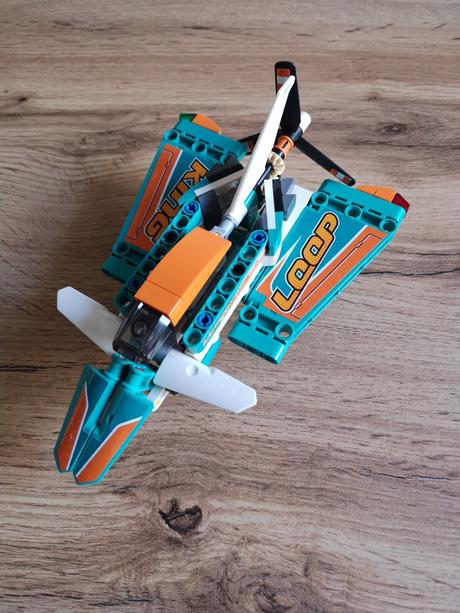 Lego technic 42117 pretekárske lietadlo, 