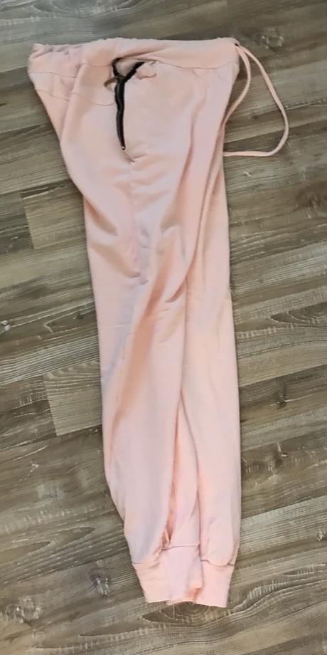 Krásne tepláky,nohavice, m