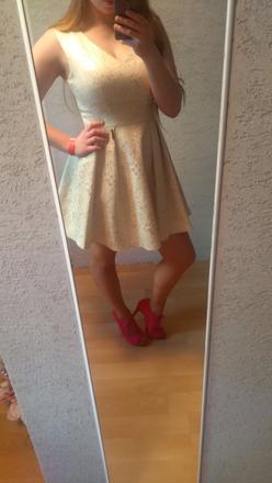 Spoločenské šaty, 40